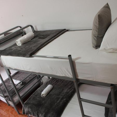 Crew Hostel Tirana Buitenkant foto