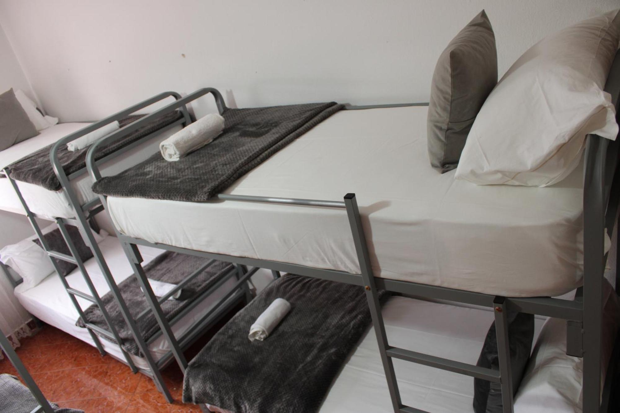 Crew Hostel Tirana Buitenkant foto