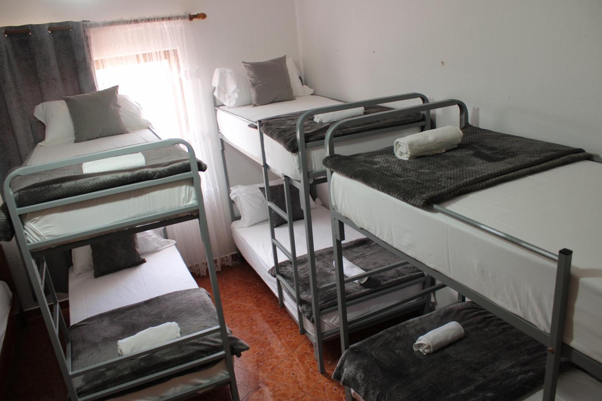 Crew Hostel Tirana Buitenkant foto