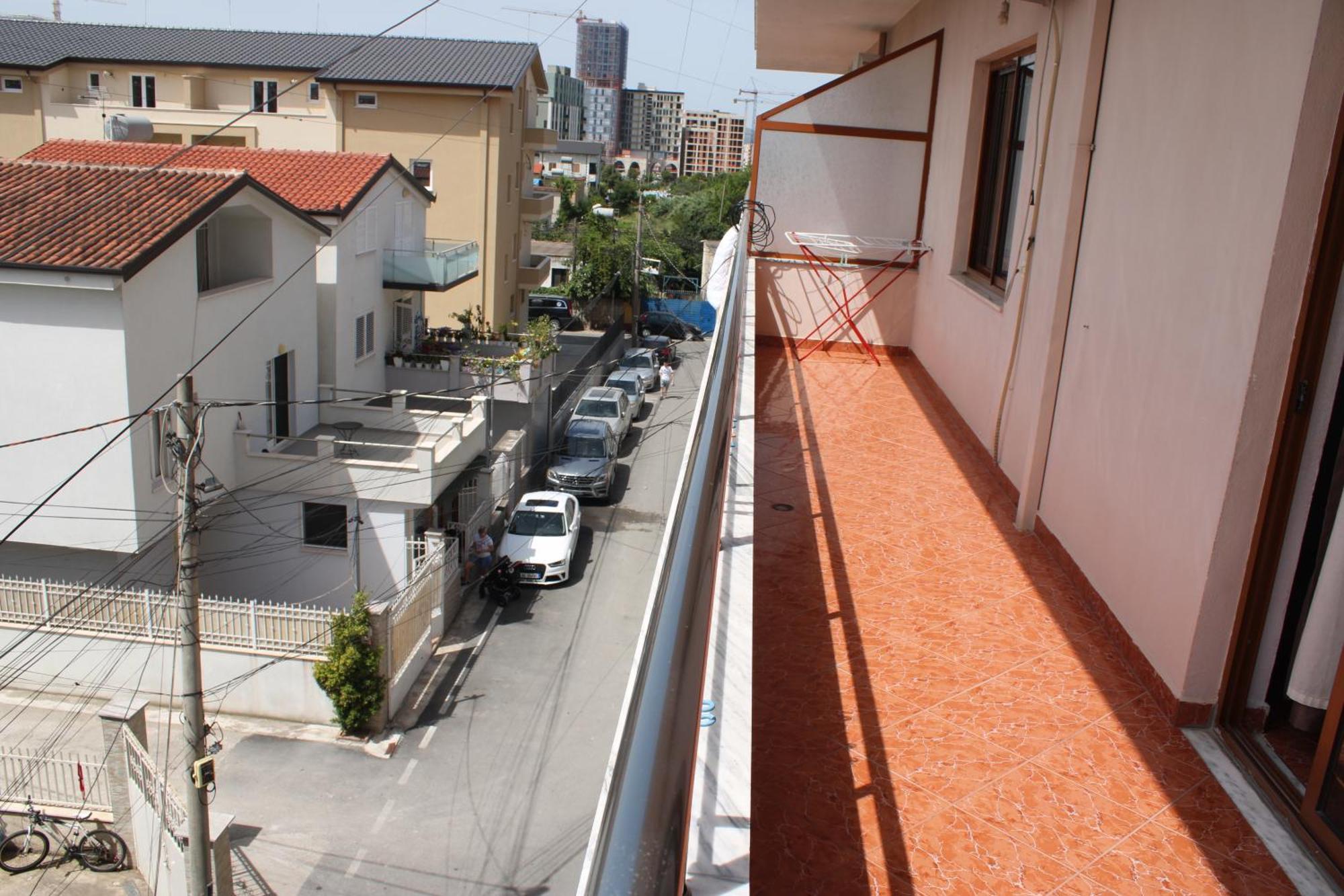 Crew Hostel Tirana Buitenkant foto